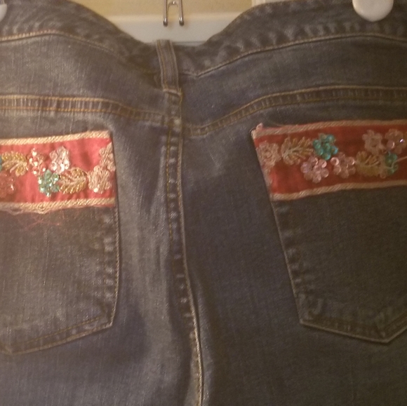 Jeans - Picture 2 of 4